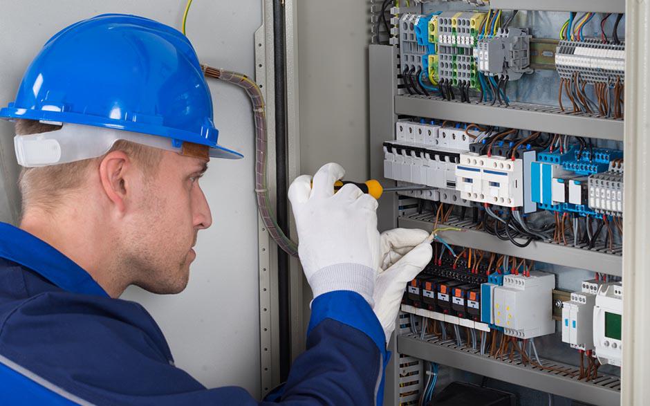 installateur électricien Égly