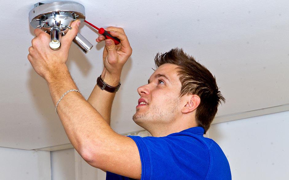 travail électricien Lisses